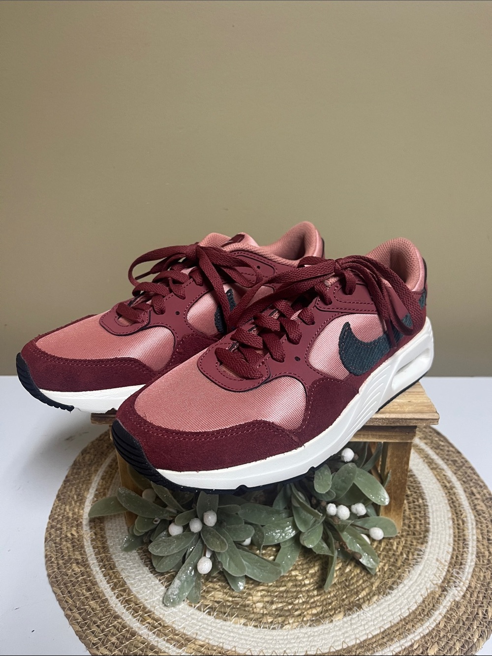 Nike Air Women’s (7) in good condition